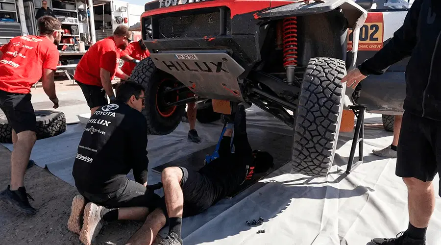 Sump and differential protection against rock impacts, which caused massive power steering and transmission failures for the race favorites.