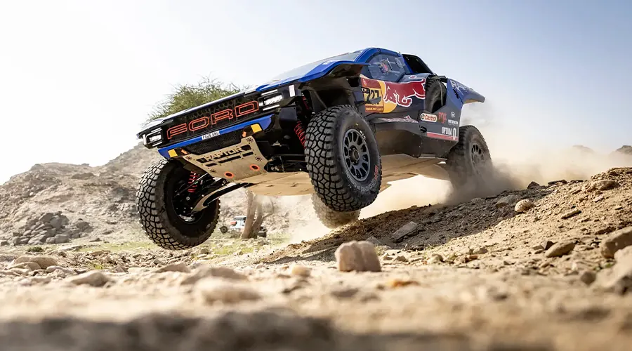 Захист картера та агрегатів від ударів об каміння: необхідність для виживання техніки на складних етапах Дакару та українського бездоріжжя.