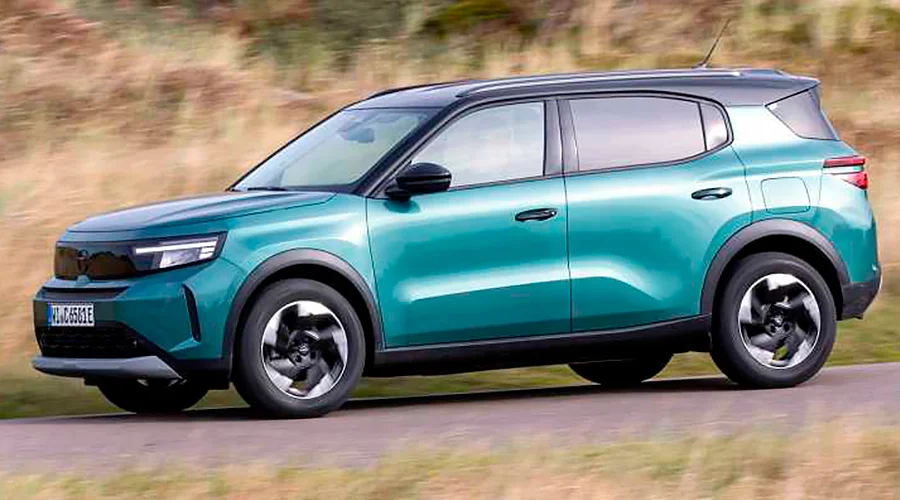 Вигляд Opel Frontera 2026 збоку, що демонструє кліренс та довжину кузова